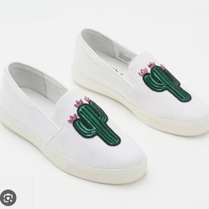 Brand new Katy Perry sneaks